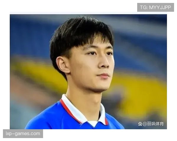 蒋圣龙这训练完直接瘫成表情包的样子，谁还记得他场上凶得像头狼？